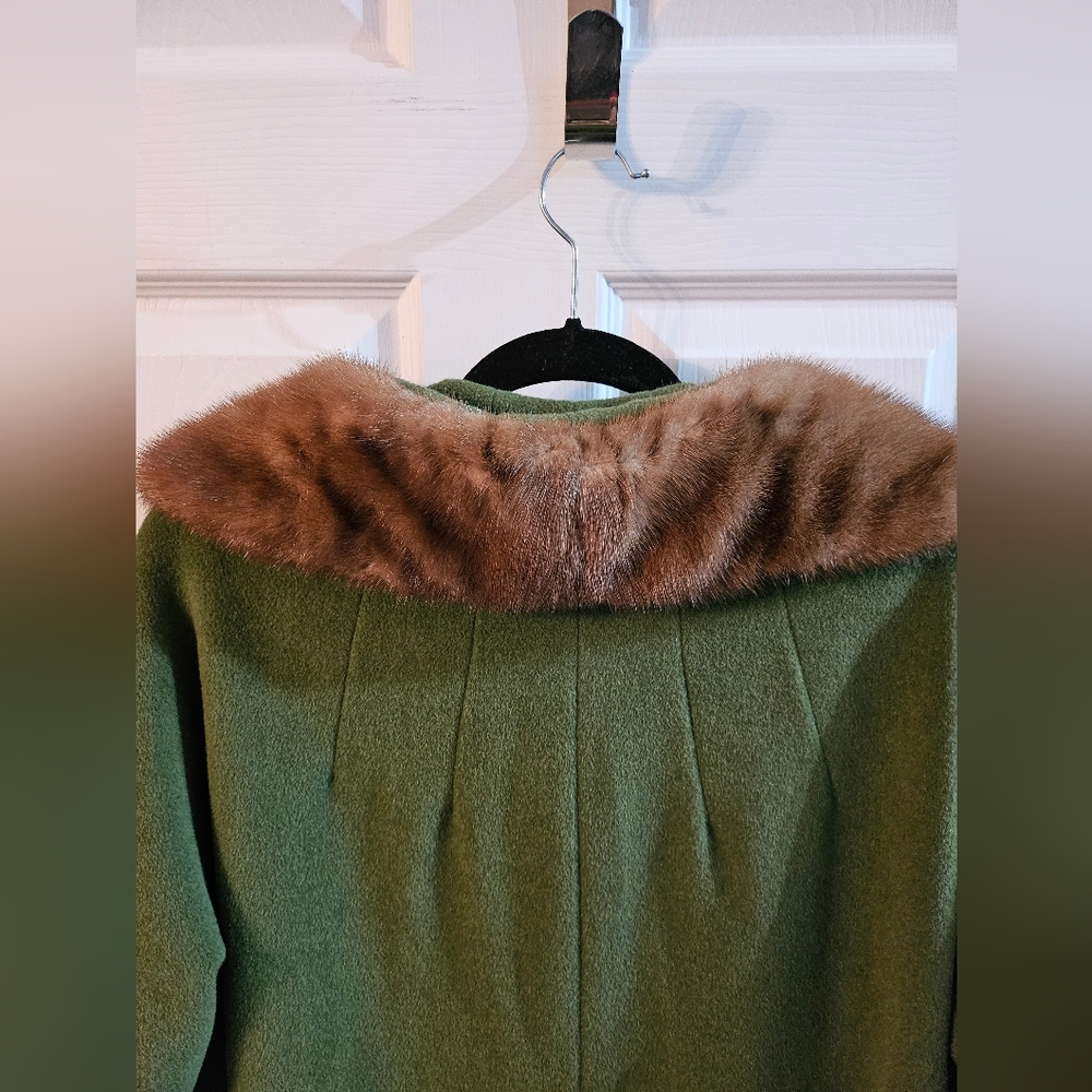 Vintage 60s Surrella by Diane coat, olive green wool coat with real fur collar - Picture 3 of 6
